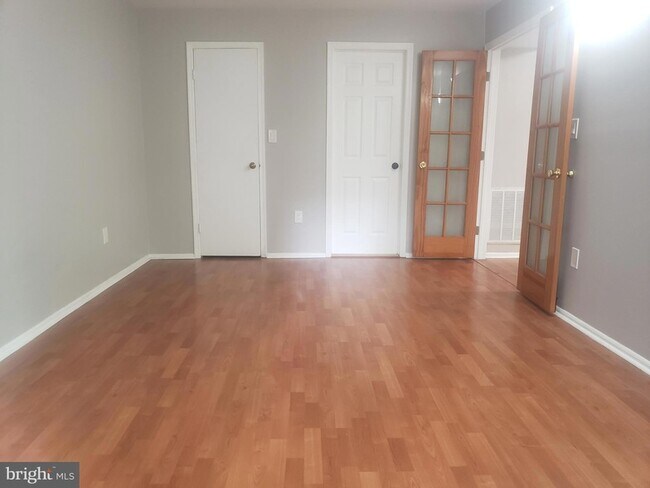 Building Photo - 5032 Beech Ct