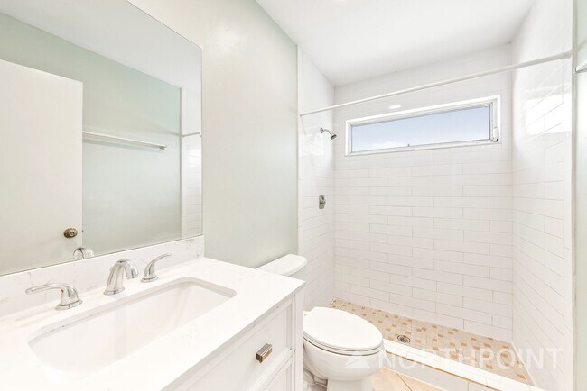Building Photo - 3 BR/2BA | Newly Renovated Single Family Home |  Fenced backyard| In Bradenton!