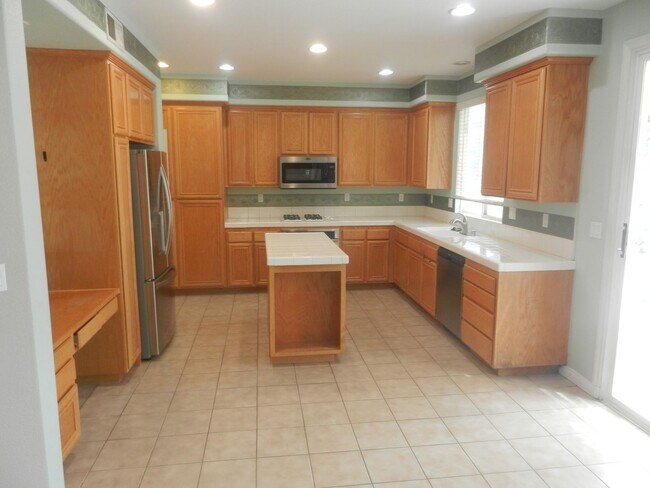 Building Photo - 3211 Rancho Quartillo