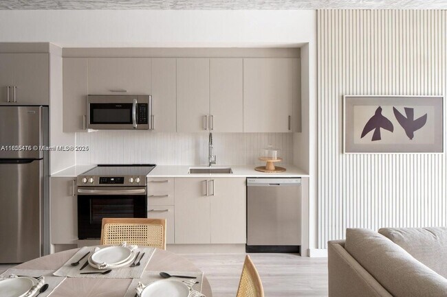 Building Photo - 23 NE 17th Ter