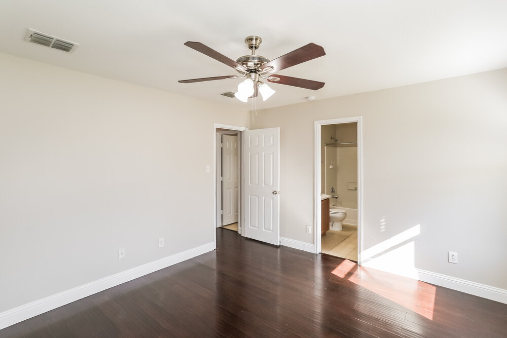 Building Photo - 1428 Waterford Dr