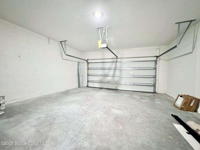 Building Photo - 386 Glaspell Cir SE