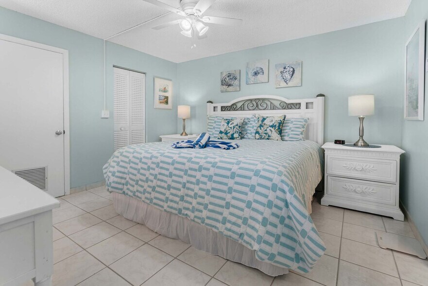 Building Photo - 5700 Bonita Beach Rd SW