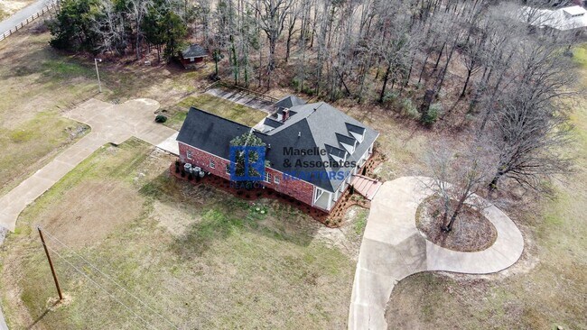 Building Photo - 200 Cripple Creek Rd