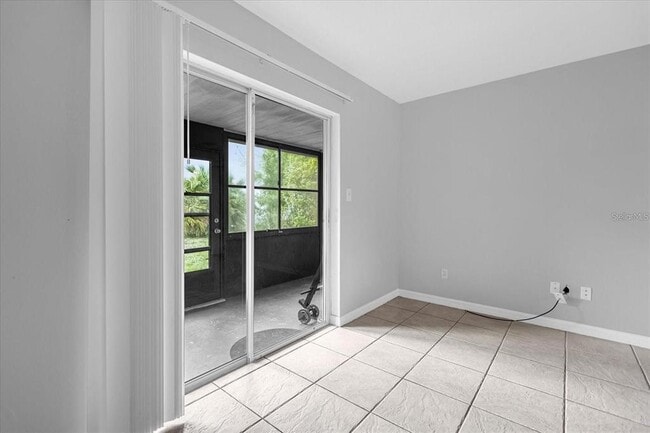 Building Photo - 10001 Bynum Ct