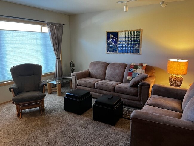 Building Photo - Long Term Rental- Lagoon Townhomes 737D
