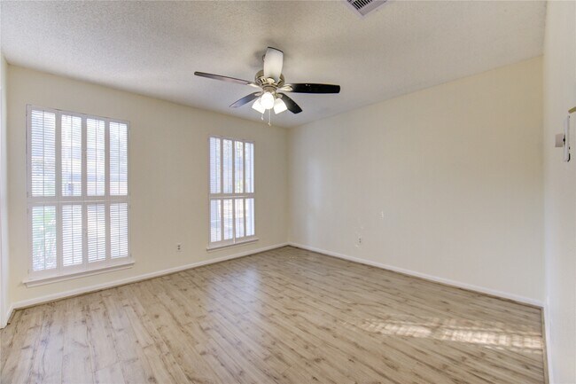 Building Photo - 5810 Boyce Springs Dr