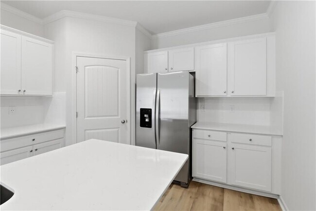 Building Photo - 56 Berryville Dr