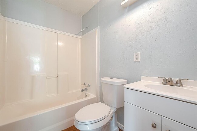 Building Photo - 4810 Carmen St