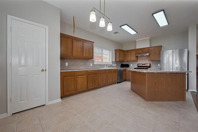 Building Photo - 21831 Manitou Falls Ln
