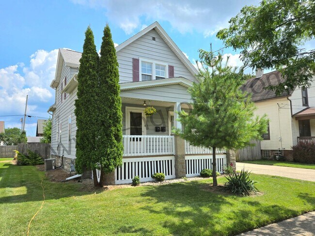 Building Photo - 4529 18th Ave