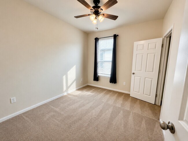 Building Photo - 17902 Sunny Savanna Dr