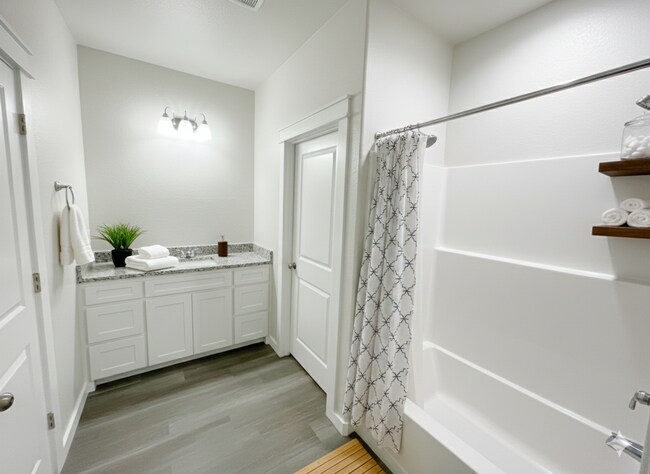 Building Photo - Stunning Home located near the heart of Durant