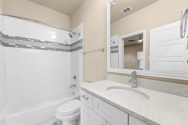 Building Photo - 2952 Sheridan Dr