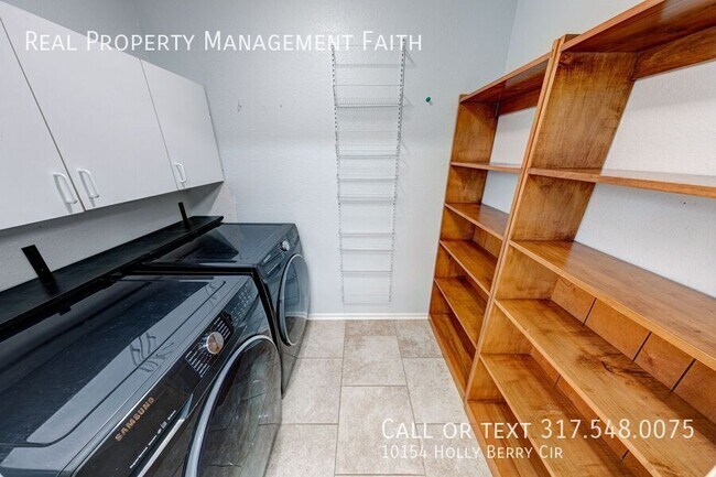 Building Photo - 10154 Holly Berry Cir