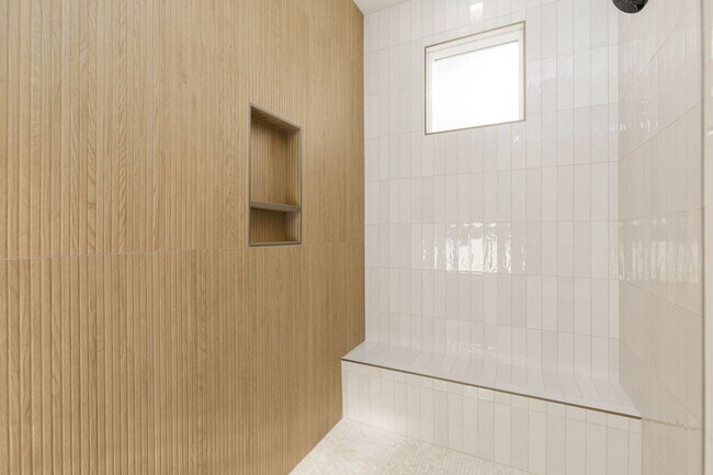 Building Photo - Beautiful 5 bed 4 bath home in Desert Cany...