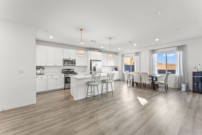 Building Photo - New Build, 4 bedroom, 3 full bathroom in the Master Planned Community; Landmark at Black Mountain...