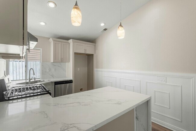 Building Photo - 25690 Monica Way