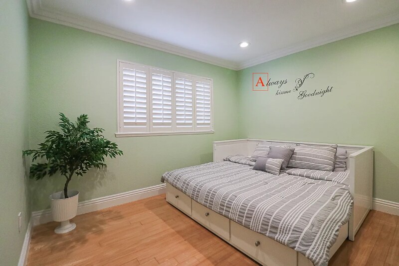 Building Photo - 11122 Blue Allium Ave