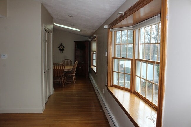 Building Photo - 28 Myrtle St