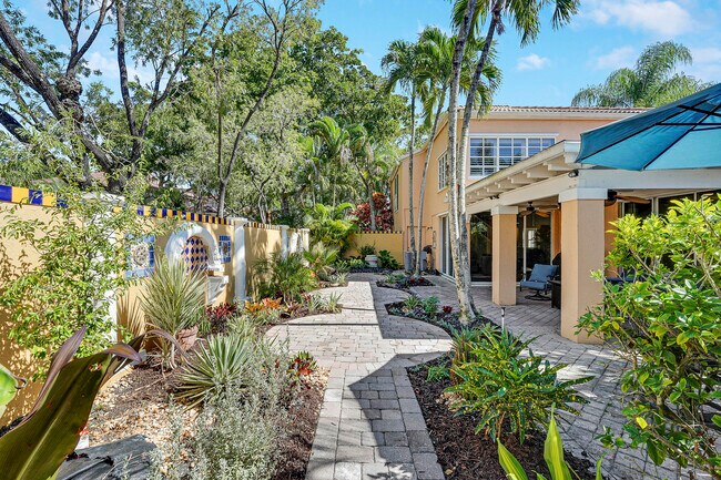 Building Photo - 26 Vía Aurelia