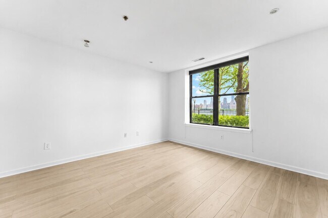 Building Photo - 24 Ave at Port Imperial