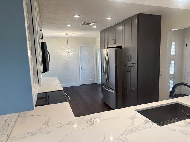 Building Photo - 8211 Ambrose Cove Way