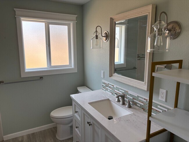 Building Photo - Beautiful 2 Bed, 2 Bath Home for Rent in Ocean Shores!