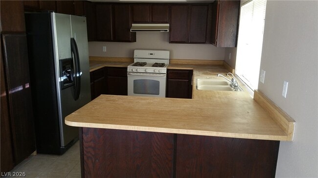 Building Photo - 1745 Mt Hood St