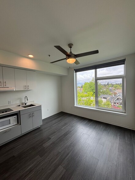 Interior Photo - Koz on Sandy