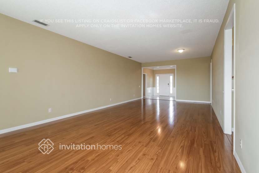 Building Photo - 362 Fareham Dr