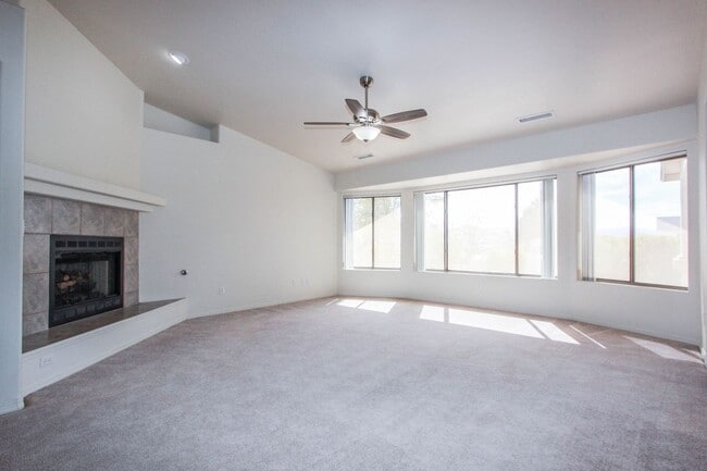 Building Photo - 4 Bedroom Home with 3 Car Garage in PV!