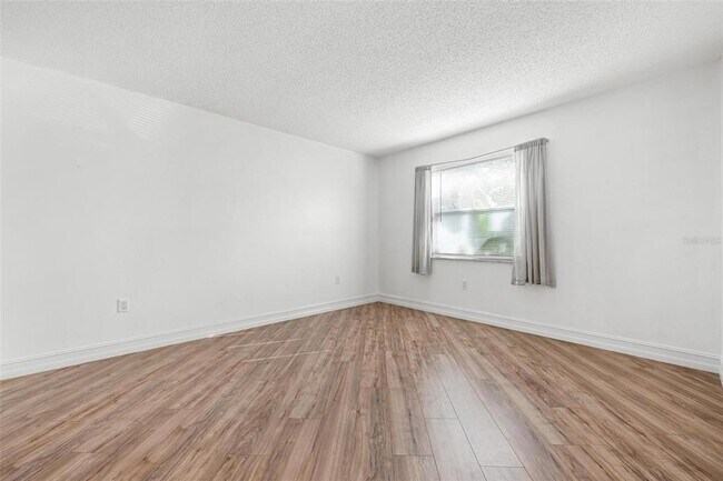 Building Photo - 3223 S Beneva Rd
