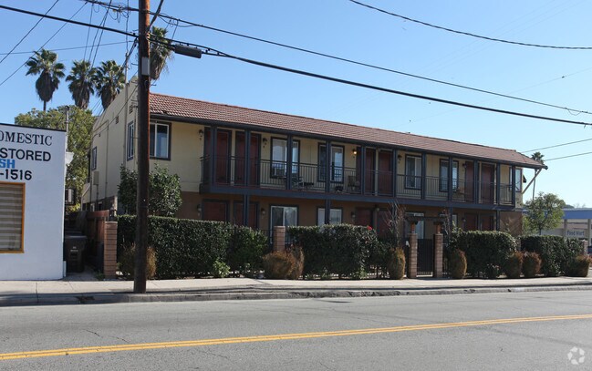 Primary Photo - 118-120 N Avenue 64