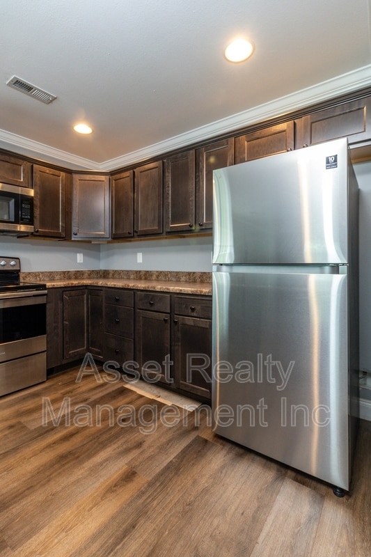 Building Photo - 920 Warrior Hill Dr