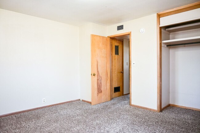 Building Photo - 1117 13th Ave S