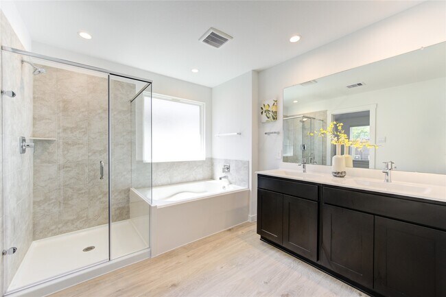 Building Photo - 8038 Tropea Dr