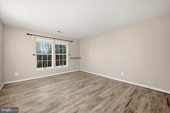 Building Photo - 10545 Turning Grass Way