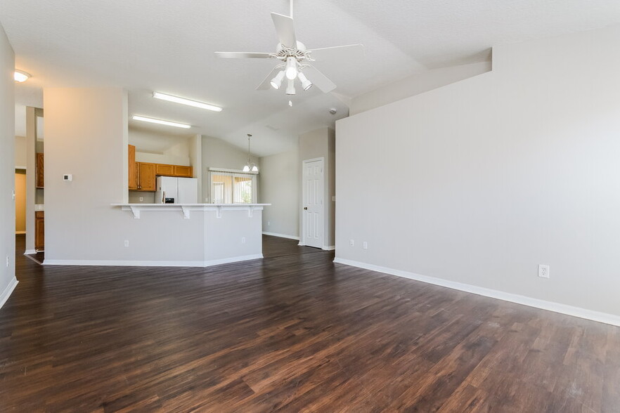 Building Photo - 640 Tranquility St