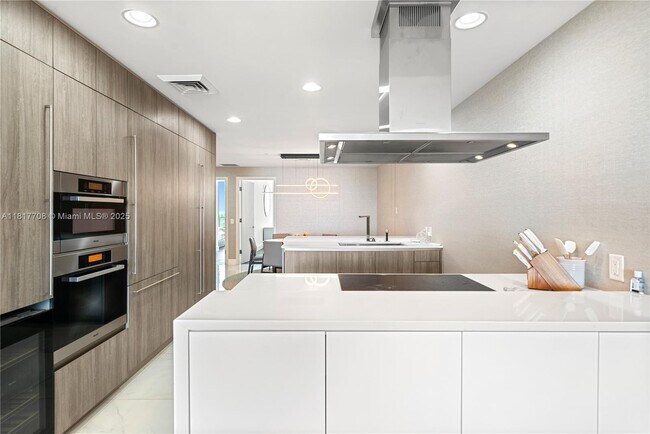 Building Photo - 360 Ocean Dr