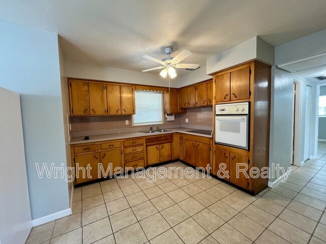 Building Photo - 10731 108th St N