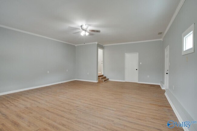 Building Photo - 9802 Dolphin Dr