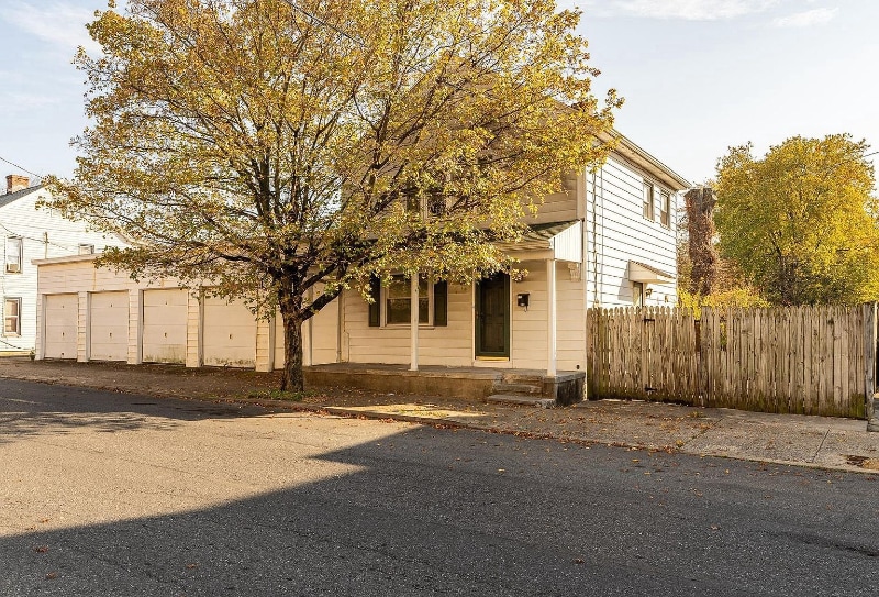 Primary Photo - 762 Guilford St