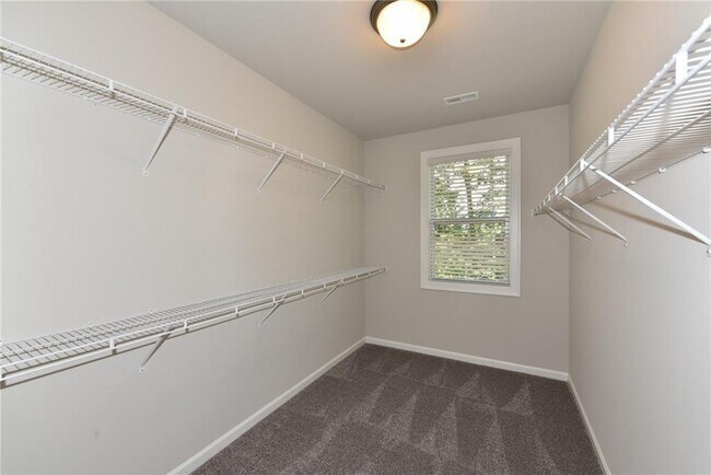 Building Photo - 5240 Cresslyn Rdg