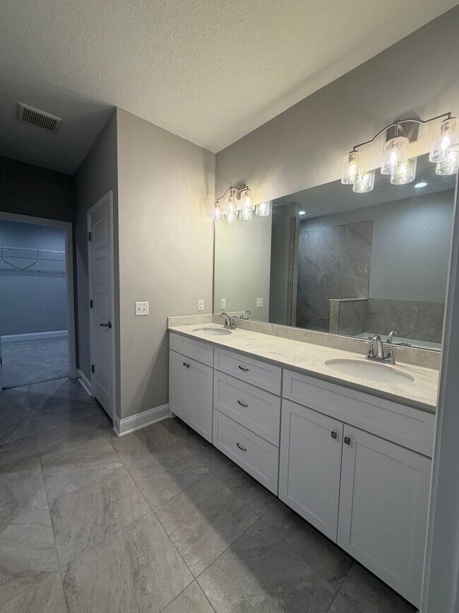 Building Photo - 158 The Villas Wy