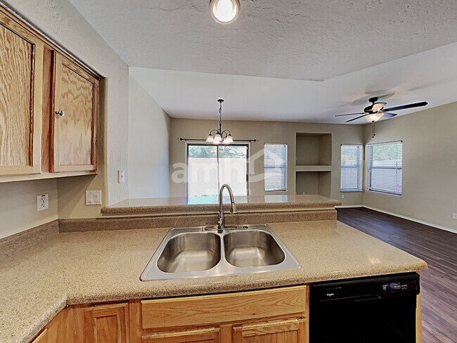 Building Photo - 10008 E Capri Ave