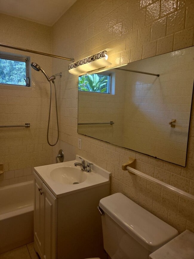 Building Photo - 1662 Houston Dr