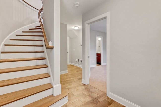 Building Photo - MOVE IN READY! – Gorgeous 4BR/4BA Townhome in Villages of Apex, 1 mile to DT Apex!