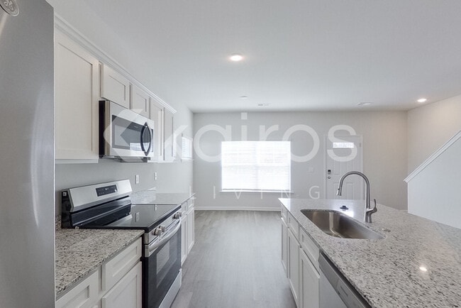 Building Photo - 2579 Banyon Cir