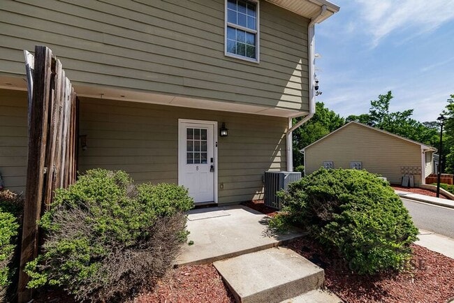 Building Photo - 105 Westchester Dr